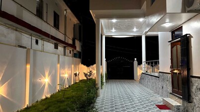 Experience Authentic Varanasi: A Serene Luxurious Homestay: Close to City Centre