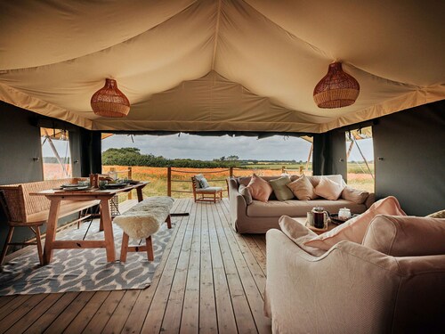 Beautiful  villa for 6 guests with pets allowed