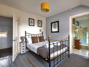 5 Schlafzimmer, Reisekinderbett, kostenloses WLAN, Bettwäsche