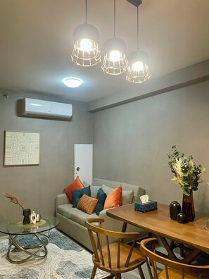 Shared Dormitory, 1 Bedroom, Accessible, Smoking | Living room