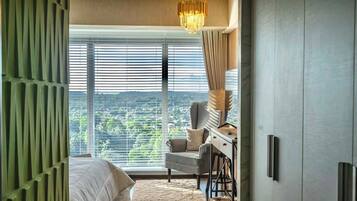 Room, 1 Bedroom, Accessible, Smoking | 1 bedroom