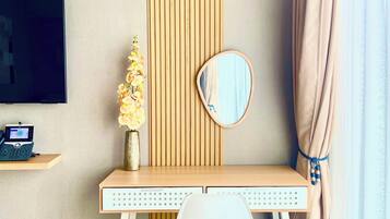 Shared Dormitory, 1 Bedroom, Accessible, Smoking | Interior