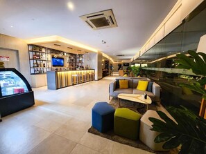 Dortoir Partagé, 1 chambre, accessible aux personnes à mobilité réduite, fumeurs | Bar lounge