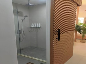 Shared Dormitory, 1 Bedroom, Accessible, Smoking | Bathroom