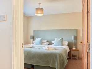 7 Schlafzimmer, Reisekinderbett, kostenloses WLAN, Bettwäsche