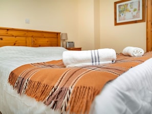 3 bedrooms, free WiFi, bed sheets