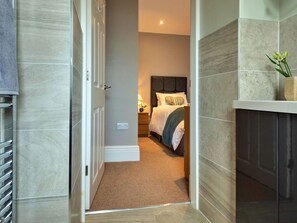 3 chambres, Wi-Fi gratuit, draps fournis