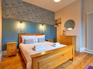 4 間睡房、可攜式嬰兒床、免費 Wi-Fi、床單