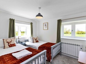 3 Schlafzimmer, Reisekinderbett, kostenloses WLAN, Bettwäsche