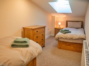 4 chambres, lit parapluie, Wi-Fi gratuit, draps fournis