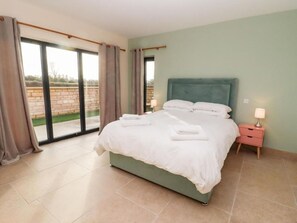 3 chambres, lit parapluie, Wi-Fi gratuit, draps fournis