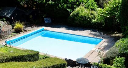 Stunning villa for 14 guests with WIFI, private pool, terrace and pets allowed