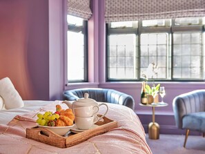 6 bedrooms, free WiFi, bed sheets