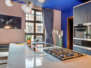 Mikrowelle, Ofen, Geschirrspüler