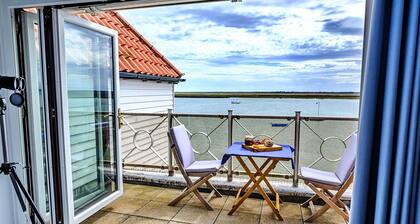 Lovely apartment for 5 people with WIFI, balcony and pets allowed