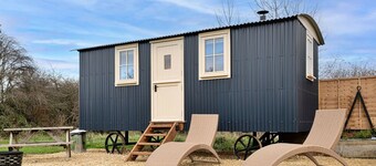 Wonderful  villa for 2 people with WIFI, pets allowed and parking