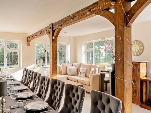 Wonderful  villa for 16 guests with hot tub, WIFI and pets allowed