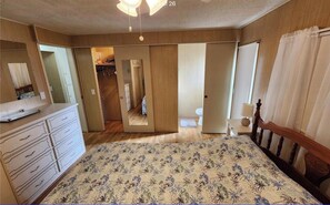 2 soverom, strykejern/-brett, wi-fi og sengetøy