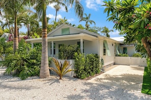 Exterior - THE GREEN COCONUT ~ Updated 3 BR, 2 Ba Home w/ Parking and Private Pool! (Key West)