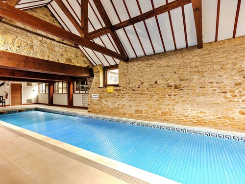 Stunning  villa for 8 people with WIFI, pool and terrace