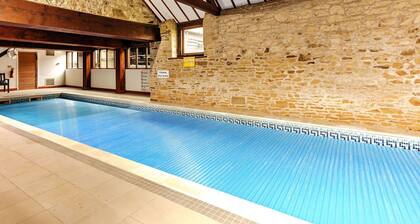 Stunning villa for 8 people with WIFI, pool and terrace