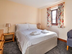 2 quartos, berço de viagem, Wi-Fi de cortesia, roupa de cama