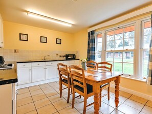 Micro-ondes, four, lave-vaisselle