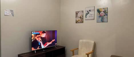 Condo, 1 Bedroom, Accessible, Smoking | Room amenity