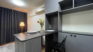 Condo, 1 habitación, balcón, vista a la ciudad | Interior