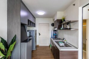Condo, 1 phòng ngủ, ban công, quang cảnh thành phố | Nội thất