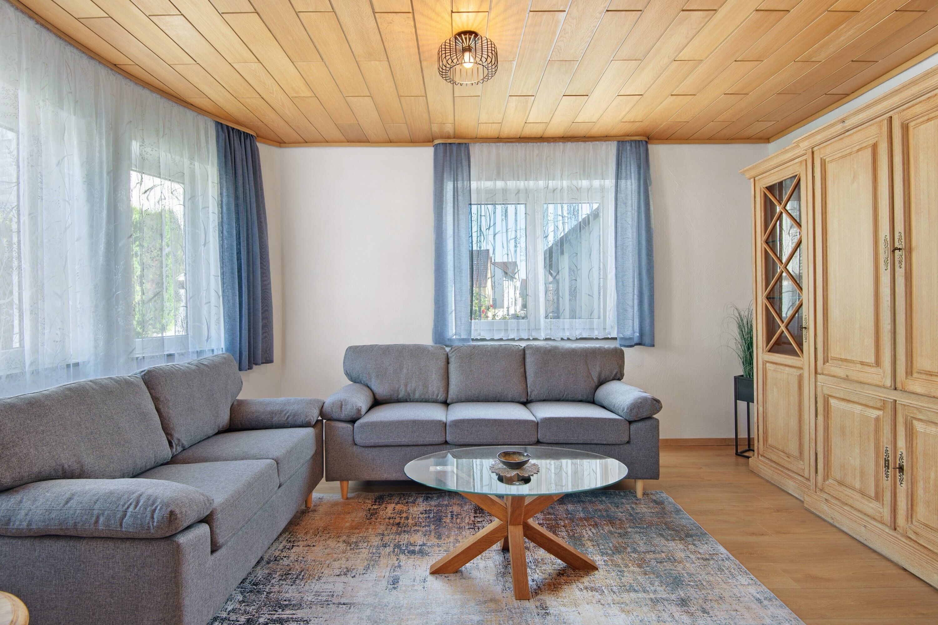 Fernseher, Stereoanlage