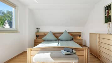 4 bedrooms, WiFi, bed sheets