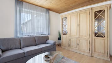 Fernseher, Stereoanlage