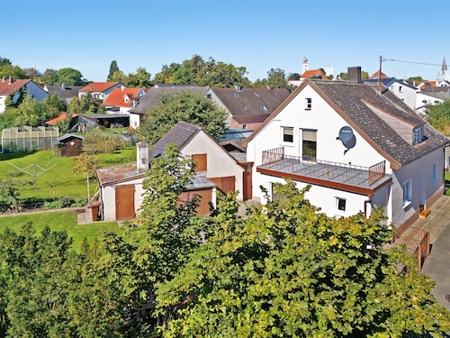 Holiday Home 'Donauliebe' with Private Terrace and Garden