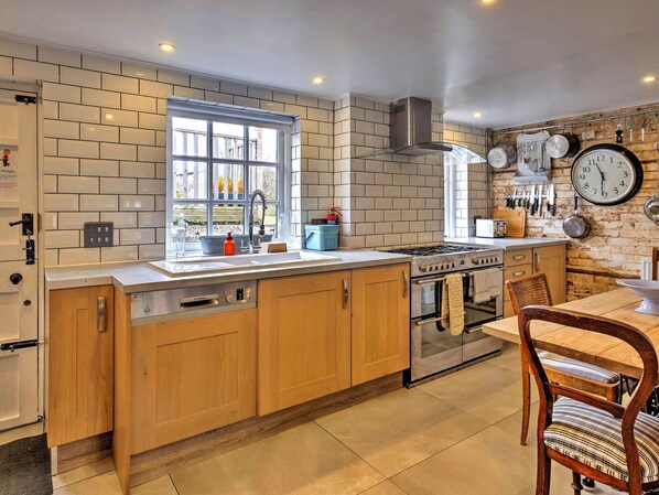 Microwave, oven, dishwasher