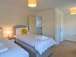 2 عدّة غرف نوم وواي فاي مجانًا وملاءات أسرّة