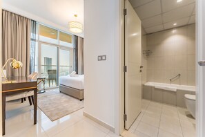 Hair dryer, towels, soap, shampoo - Prime Location, Steps from Circle Mall, Dining Hotspots And Daily Essentials (Dubai)