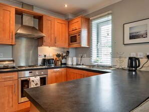 Mikrowelle, Ofen, Geschirrspüler