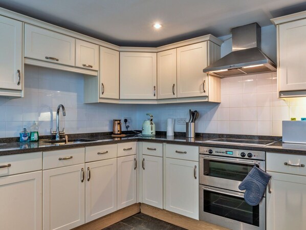 Microwave, oven, dishwasher