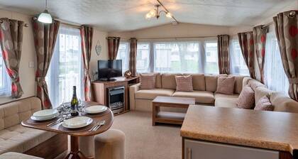 Stunning villa for 6 guests with WIFI, pool, terrace and pets allowed
