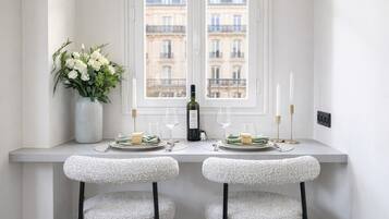 Superior Apartment, Courtyard View | Private kitchen