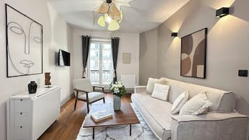 Departamento superior, vista al patio | Vista desde la habitación