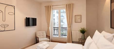 高級公寓, 庭園景 | 客廳 | 80 厘米智能電視連數碼電視頻道