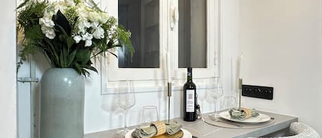 高級公寓, 庭園景觀 | 私人廚房 | 義式濃縮咖啡機、電熱水壺、烤麵包機、冷凍庫