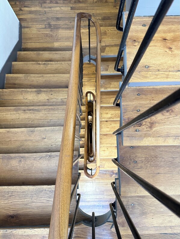 Interior entrance - 1626 Kleber (Paris)