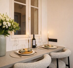 Superior Apartment, Courtyard View | Private kitchen | Espresso maker, electric kettle, toaster, freezer - 1626 Kleber (Paris)