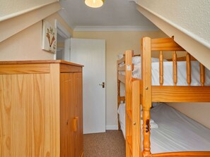 2 bedrooms, travel crib, free WiFi, bed sheets