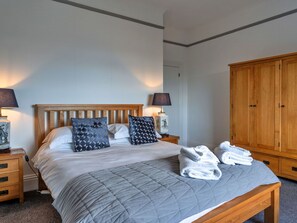 1 chambre, lit parapluie, Wi-Fi gratuit, draps fournis