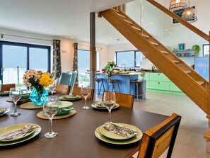 Dining - Beautiful  villa for 8 guests with WIFI and terrace (Penzance)