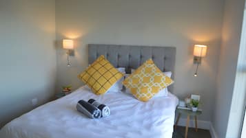 2 bedrooms, iron/ironing board, WiFi, bed sheets